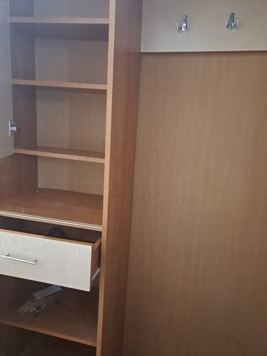 продам шкаф в прихожую