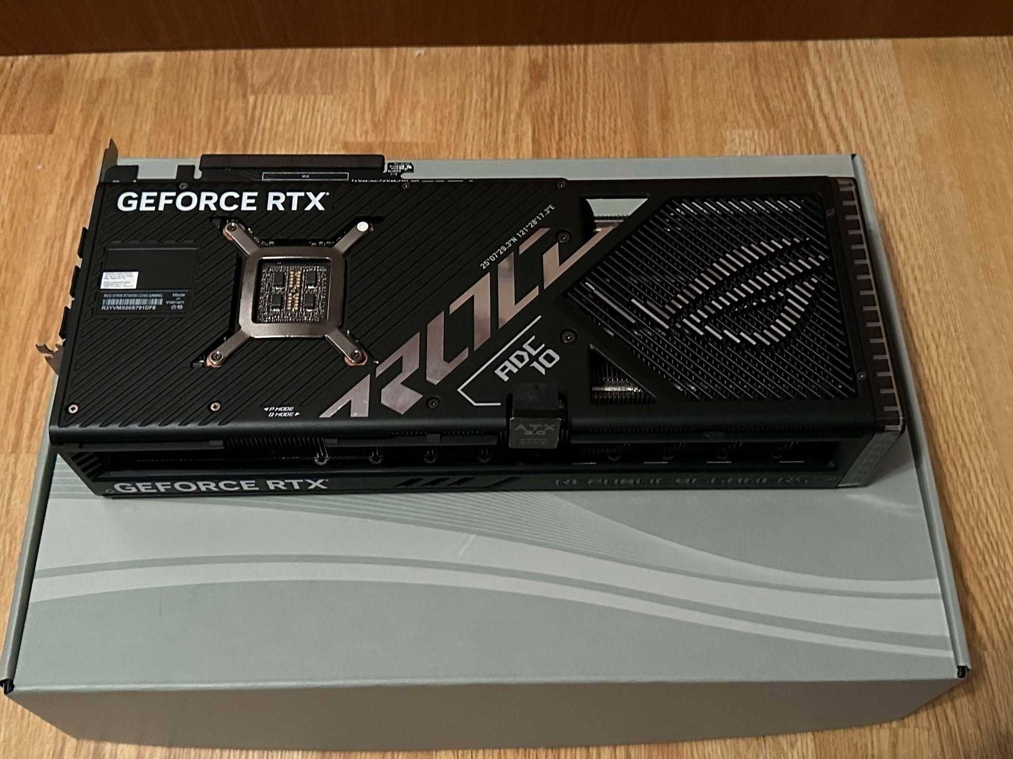Placa video ASUS RTX 4090 ROG STRIX OC 24GB GDDR6X 384-bit - 10/10