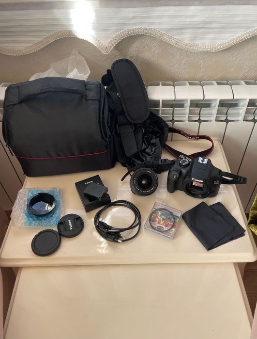 CANON EOS 4000D  +  Пълна комплектна чанта