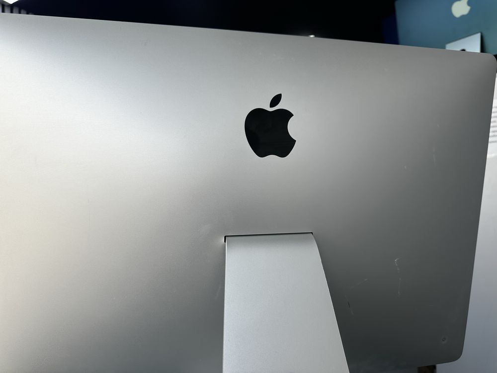 Apple iMac 2017 года 27 inch 5k в идеальном состоянии