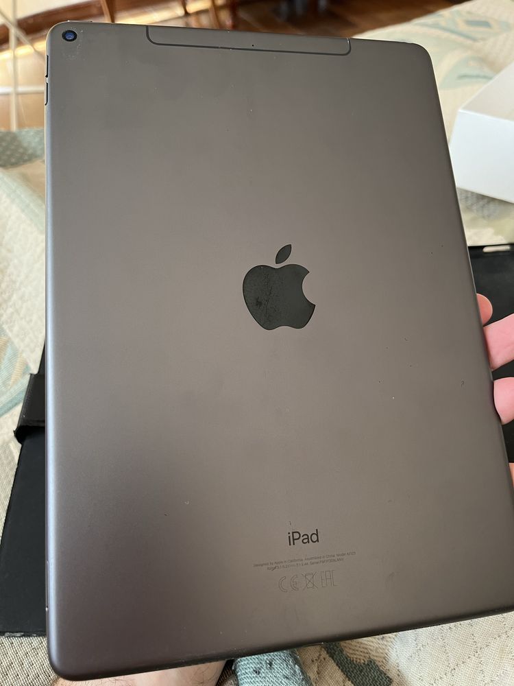 Продается Ipad Air  Wi- FI  256 GB