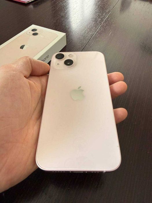 iPhone 13 (256GB) идеальное состояние