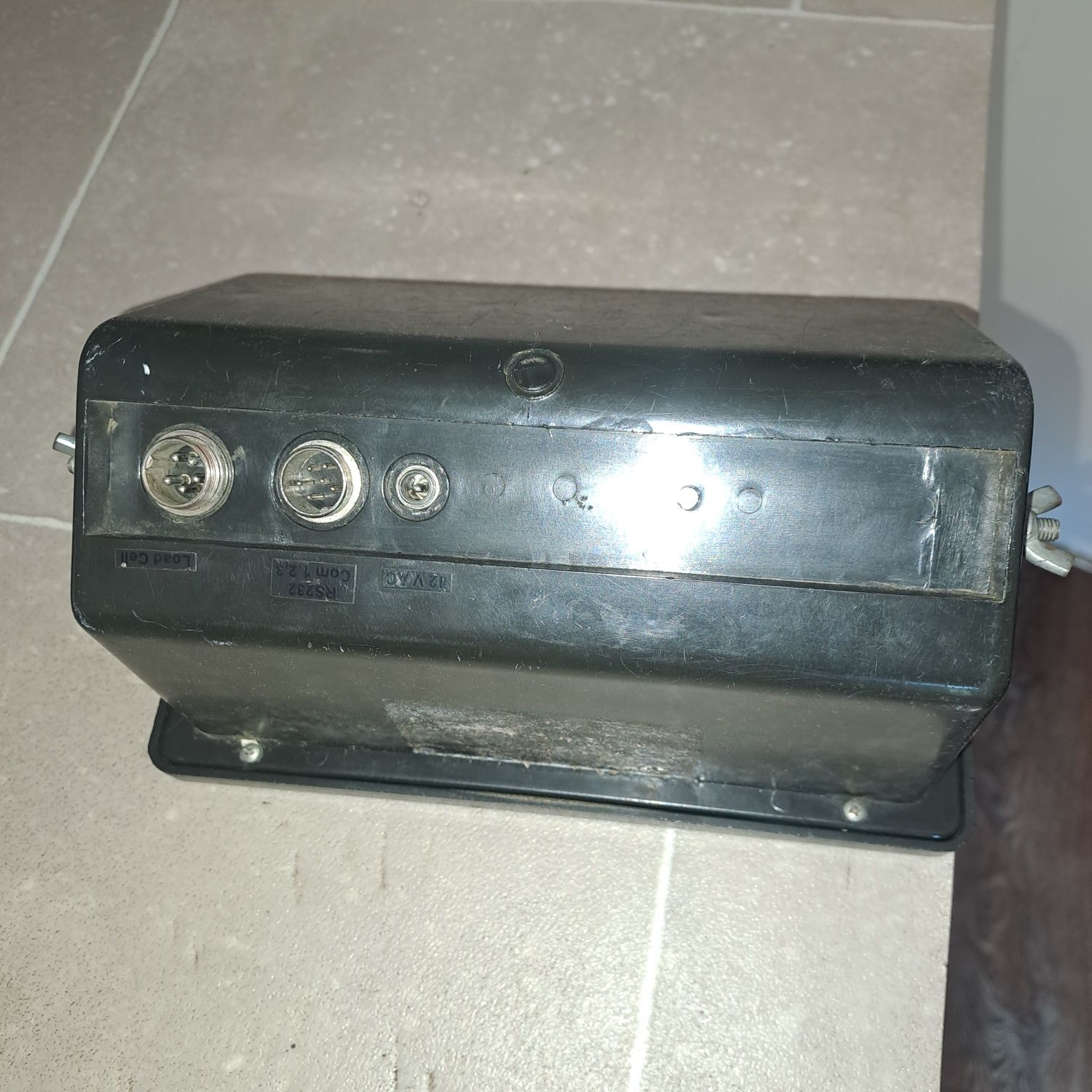 Електронна везна 1.50см. на 1.50см. 3тона