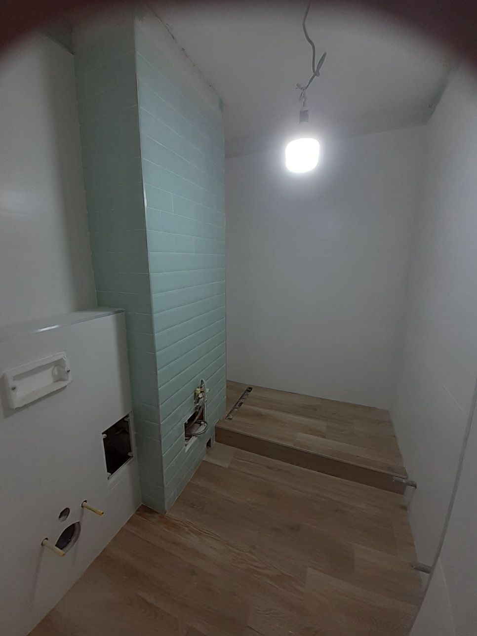 Execut lucrari de gresie, faianta ,rigips, glet, electricitate,