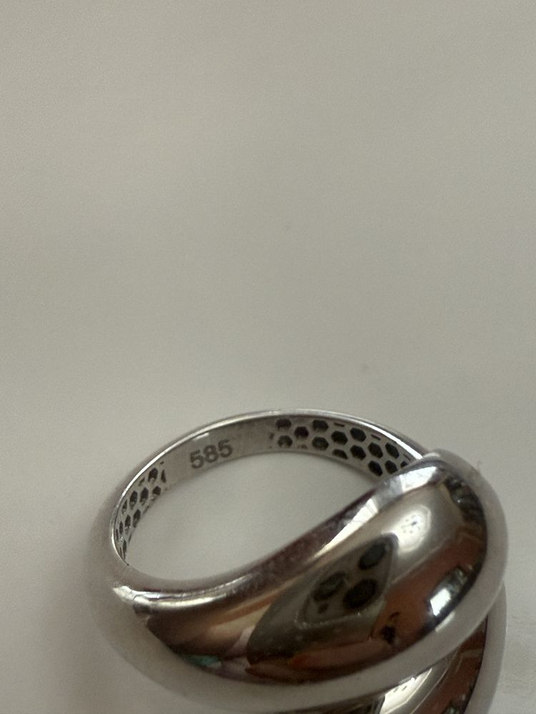 Золотое  кольцо Bottega veneta новый