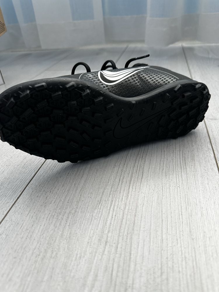 Детски футболни обувки Nike