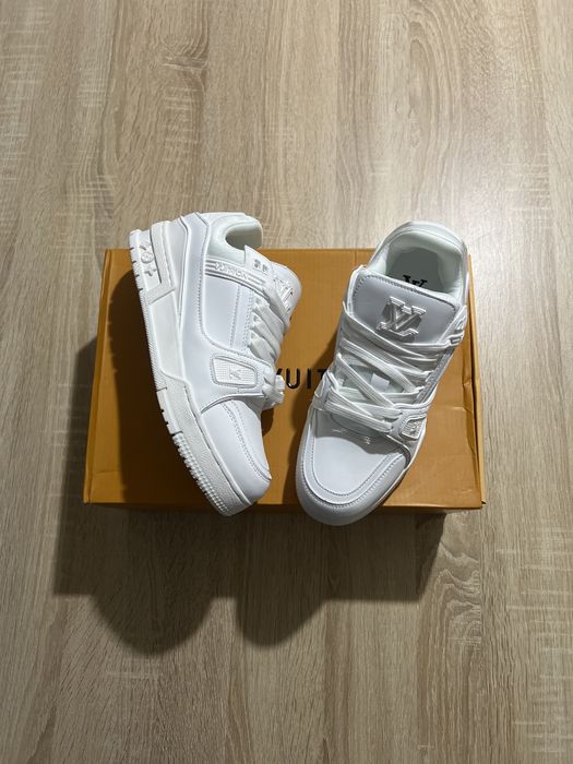 Lv trainer triple white