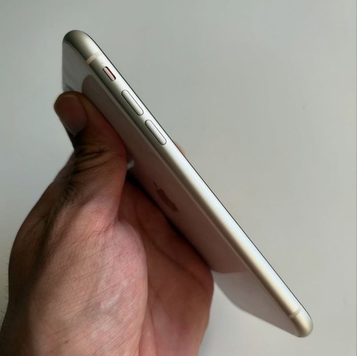 IPhone 11realni oladigan odam yozsin tel ideal