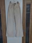 Blugi crem Bershka
