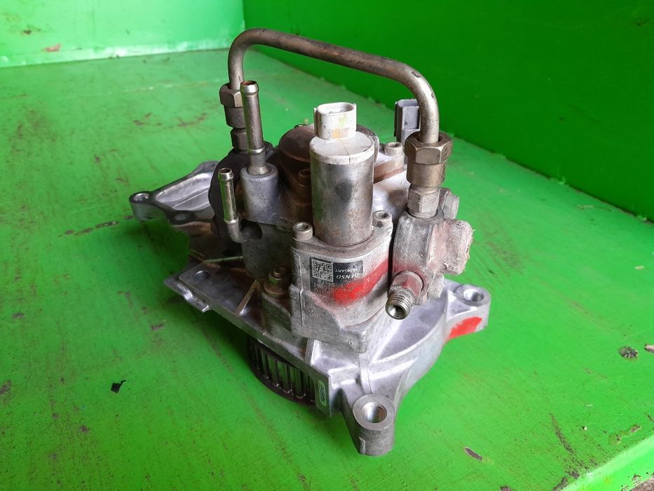 Горивна помпа за Toyota Corolla Verso 2005г