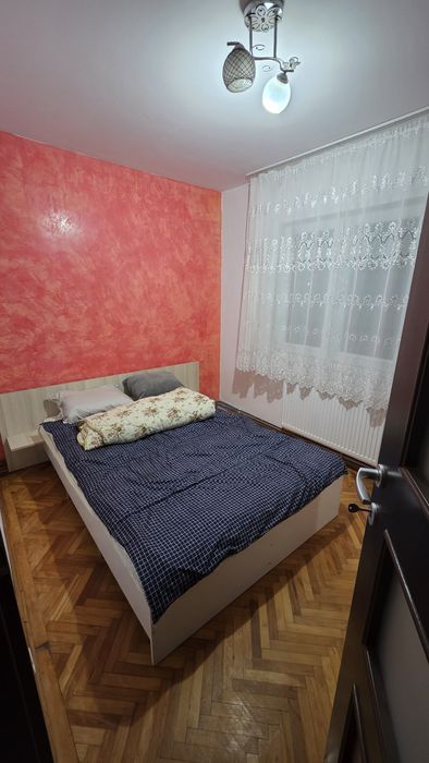Închiriez apartament 3 camere Vlaicu-Betel Et.2