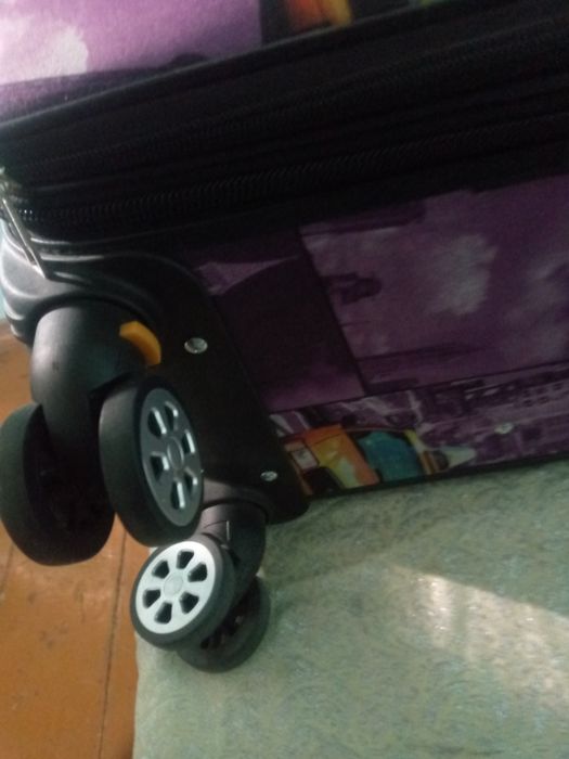 Чемодан на колесах