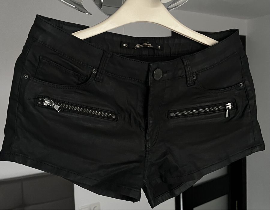 Pantaloni scurți Zara, mărimea 38