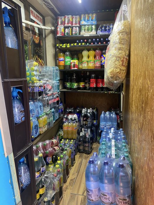 Magazin alimentar de vinzare