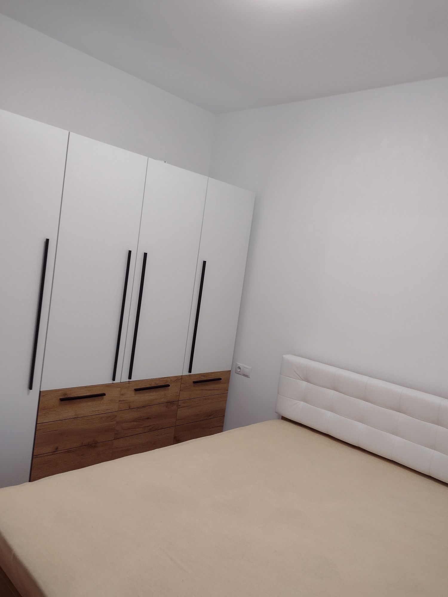 Închiriez apartament strada Fabricii