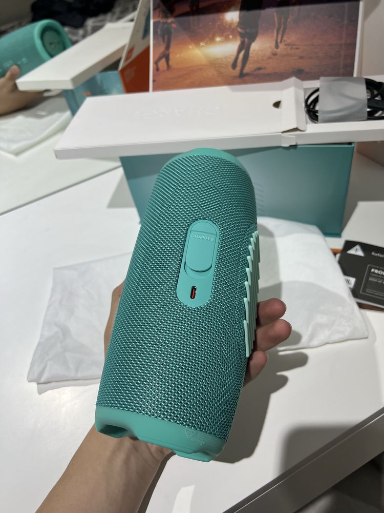 колонку JBL Charge 5