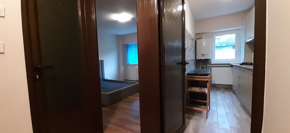 Dau în chirie apartament o cameră decomandat (nu garsonieră) Manastur