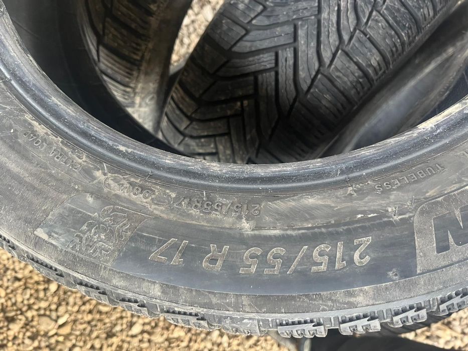215/55 r17 de iarna 4 buc f bune MICHELIN