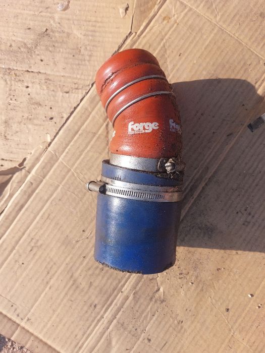 Маркуч за турбокомпресор Е90 320д е87 120д 163кс m47 bmw бмв 320d 120d