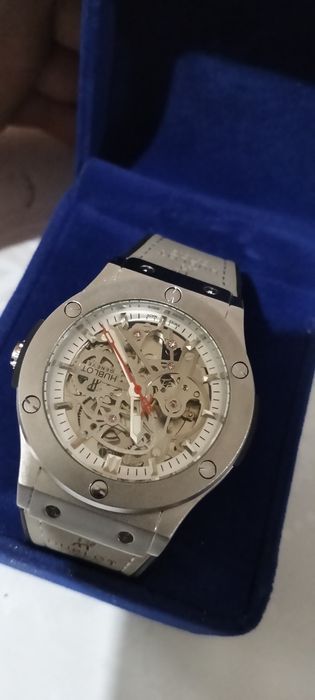 Часы хаблот ПО низкий чене оригинальные