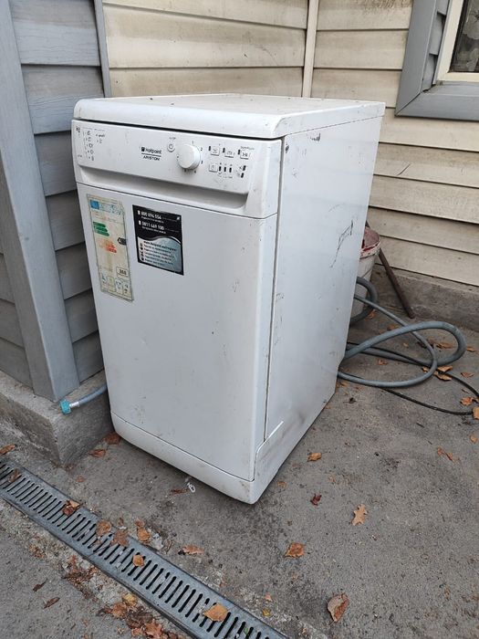 Продам посудомоечную машину