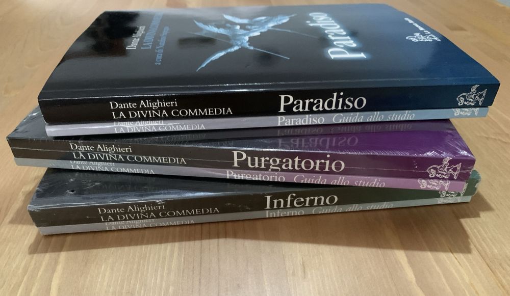 La Divina Commedia -Dante Alighieri. Lb Italiana. Carti