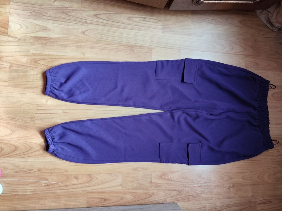 Pantaloni dama mov