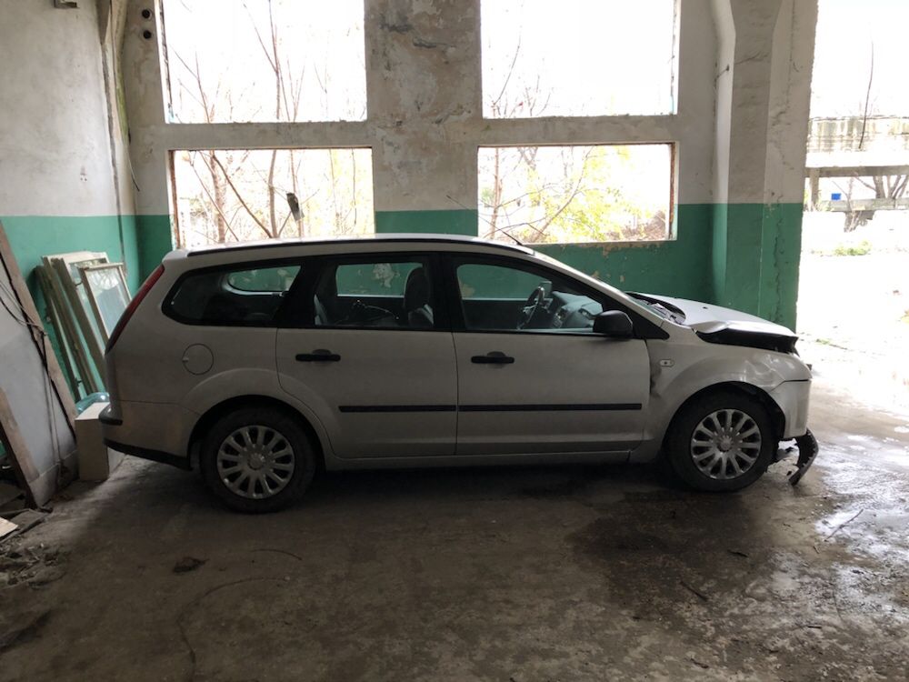 Dezmembrari Ford Focus MK 2 Motor 1.6 Tdci G8DB euro 4 sedan break