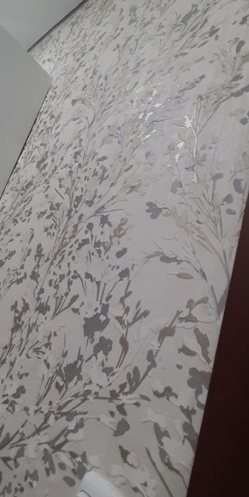 Клею обои,галтели, рамки, картины,шпаклюю,мелкий ремонт