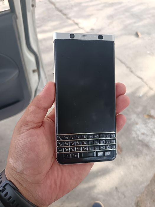 Blackberry keyOne