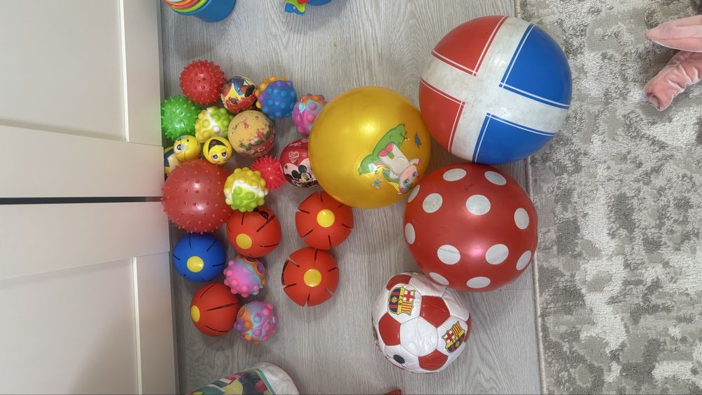 Продаю детские мячики