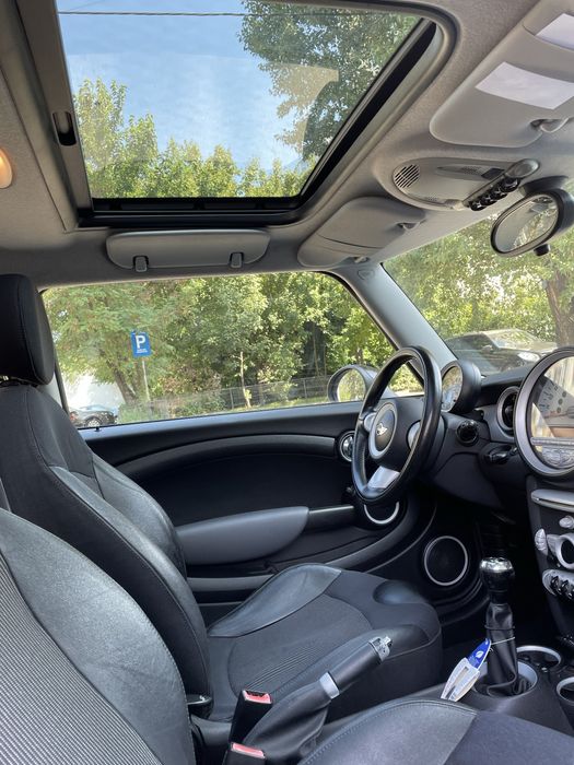 Mini Cooper R56 /120 CP/ 6 trepte Stare foarte buna