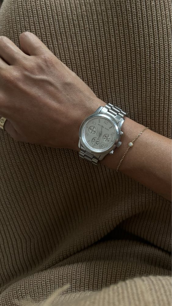 Продам часы Michael Kors