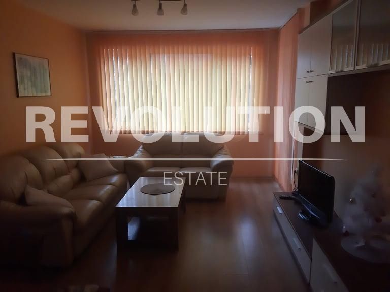 Дава се под наем Двустаен апартамент в Варна, Бриз - 78 кв.м за 440 € - Снимка #1