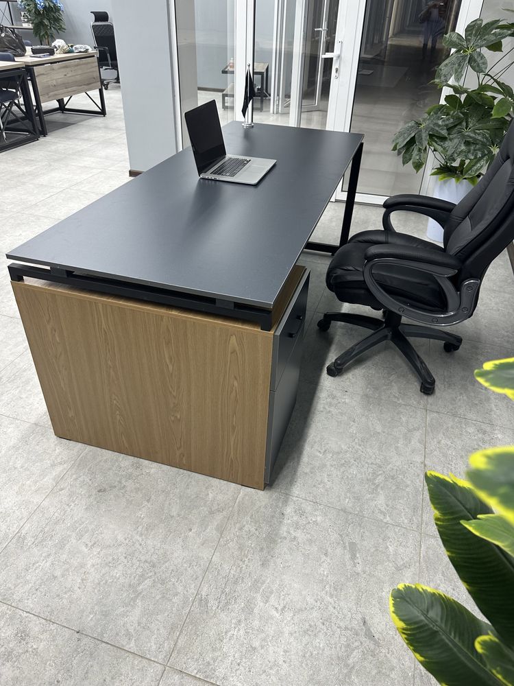 Стол лофт для офиса / Стол руководительский лофт / дизайнерский стол