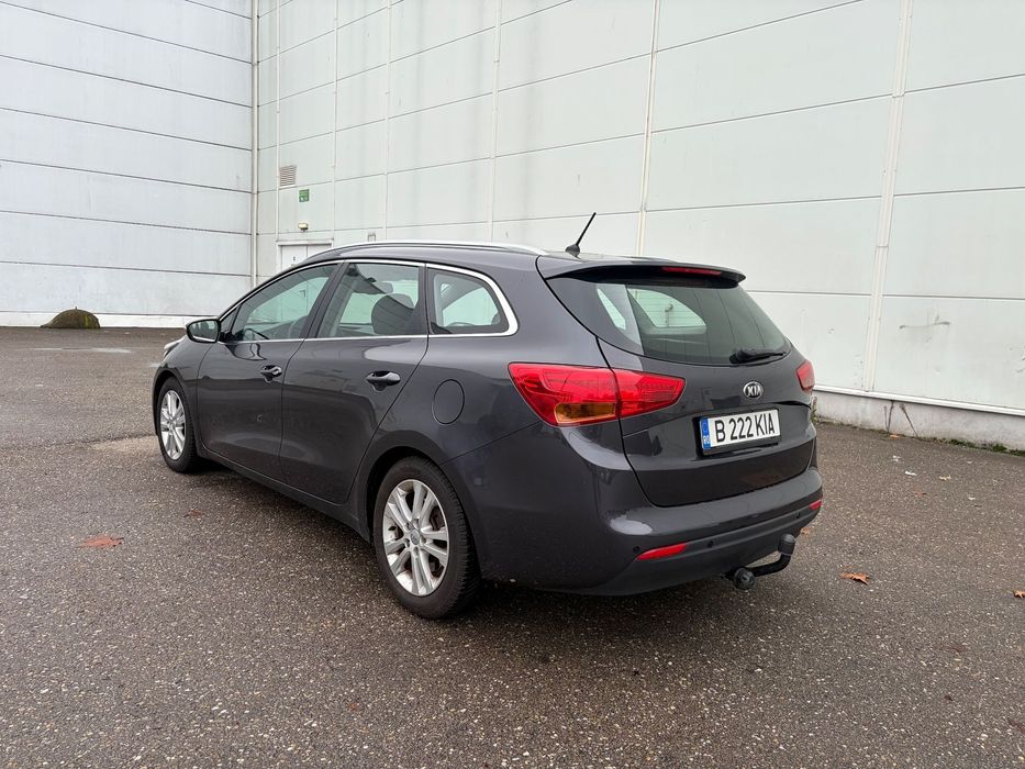Vând Kia Ceed SW 1.6 GDI automată 232630 km. stare foarte bună