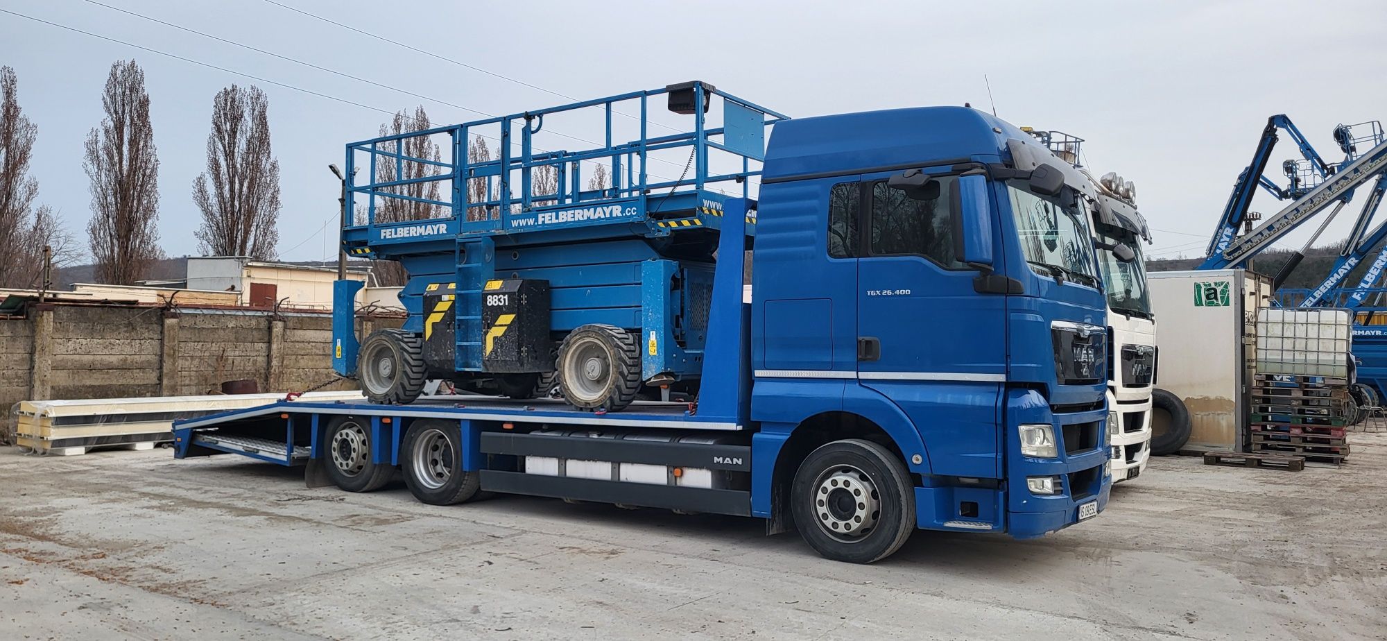 Închiriez automaca manitou nacelă motostivuitor maca spider