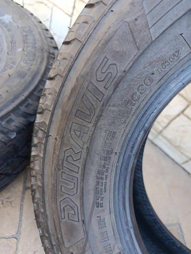 Гуми за Микробус 215/70/15 С Bridgestone
