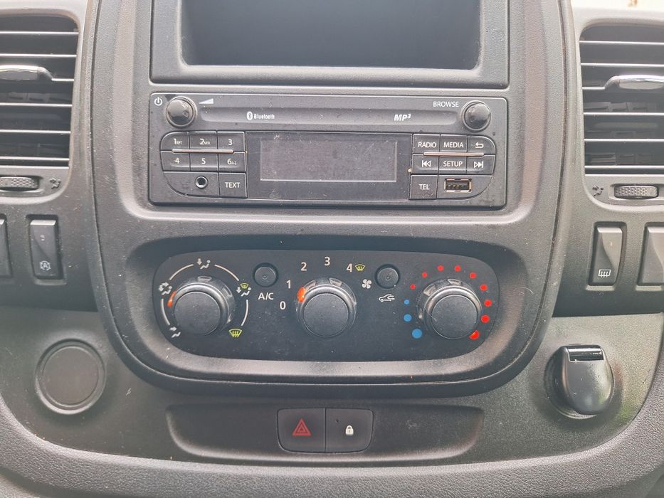 Renault Trafic / 1.6 DIESEL 150 CP / 2017 Euro 6 / Cârlig remorcare