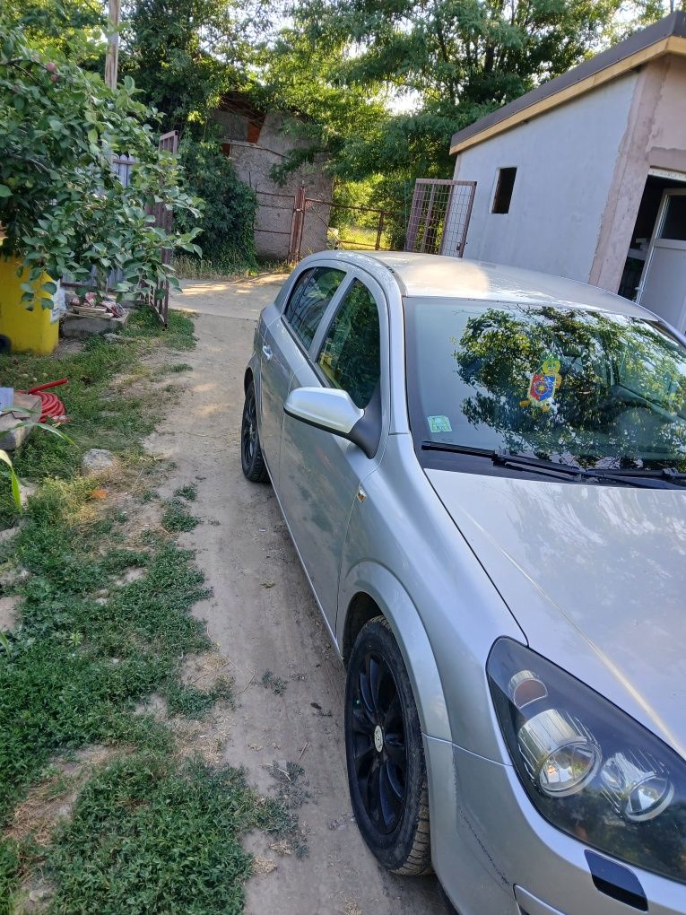 Opel astra h de vânzare
