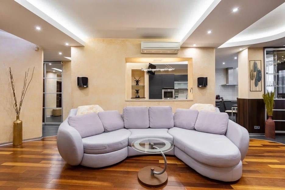 Сдаётся девушкам 3ёх комнатная квартира, цена для одной девушки