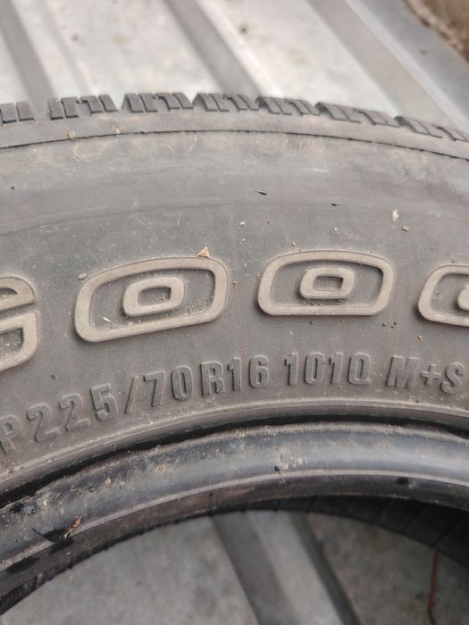 2 бр. 225 70 16 зимни гуми