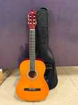 Gitara sotiladi chexoli qushib beriladi