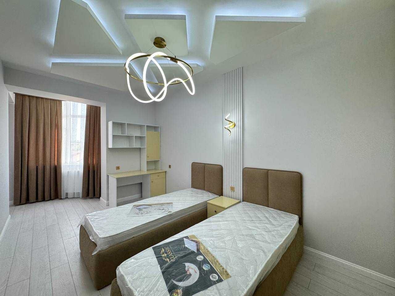 3х комнатная квартира на 5 этаже 118кв/м, в Самарканде