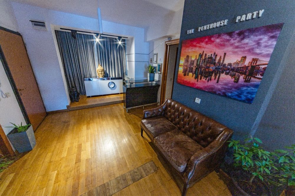 Petreceri, Revelion 2025 la PENTHOUSE UNIRII – Jacuzzi, Terasă!