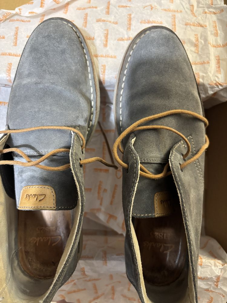 Мъжки велурени обувки Clarks