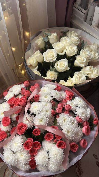 Белые розы,свежие