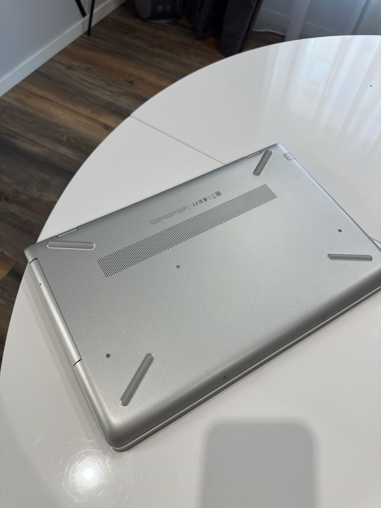 HP Pavilion 15-cd000nu | AMD A12 | 12GB RAM | 256GB SSD | Radeon 530 |