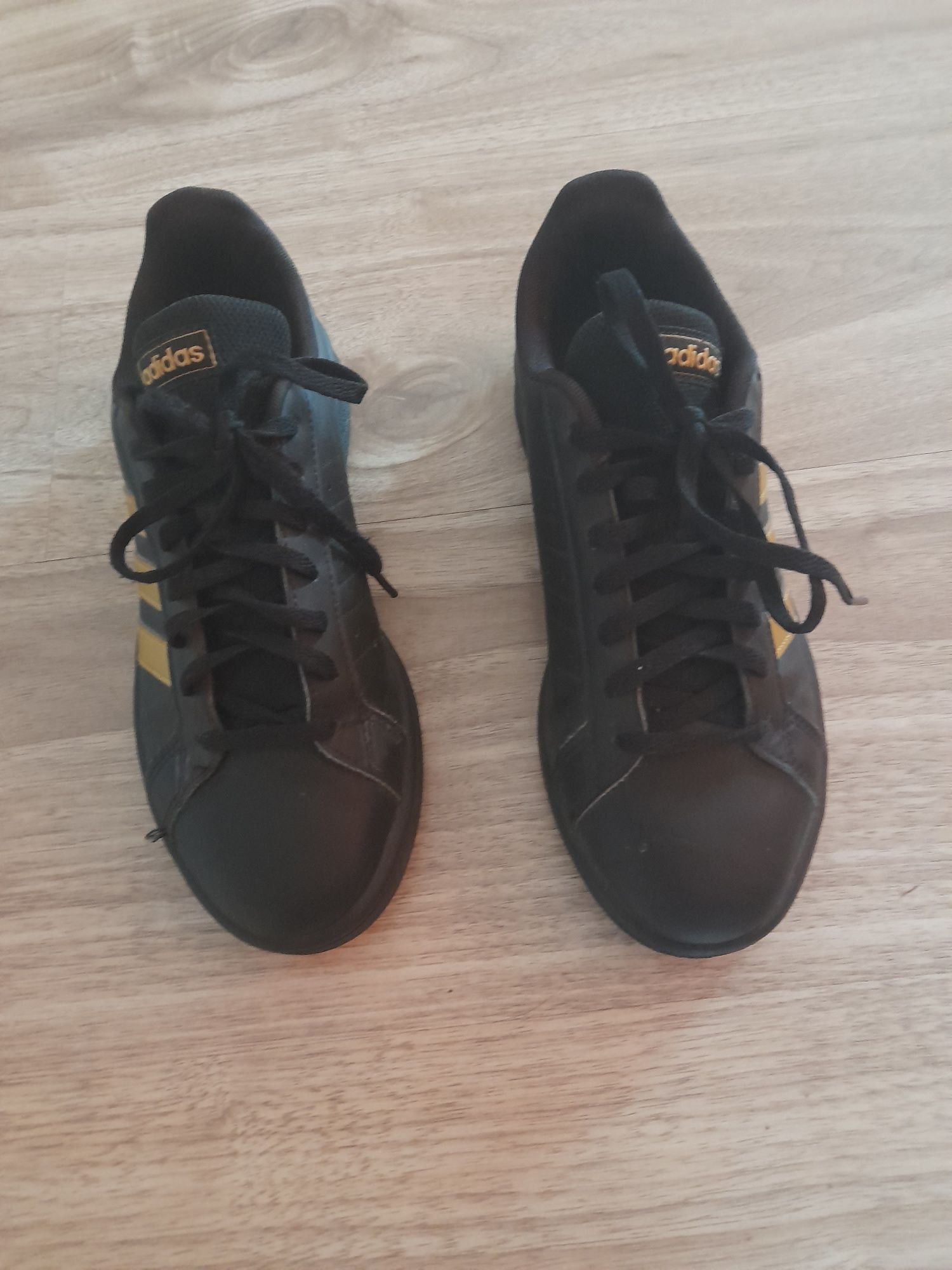 Adidasi ADIDAS mărimea 39