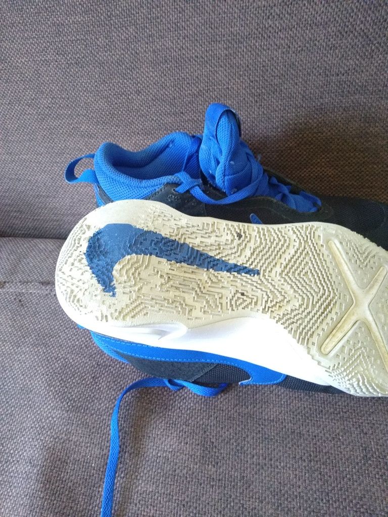 Adidași nike ...